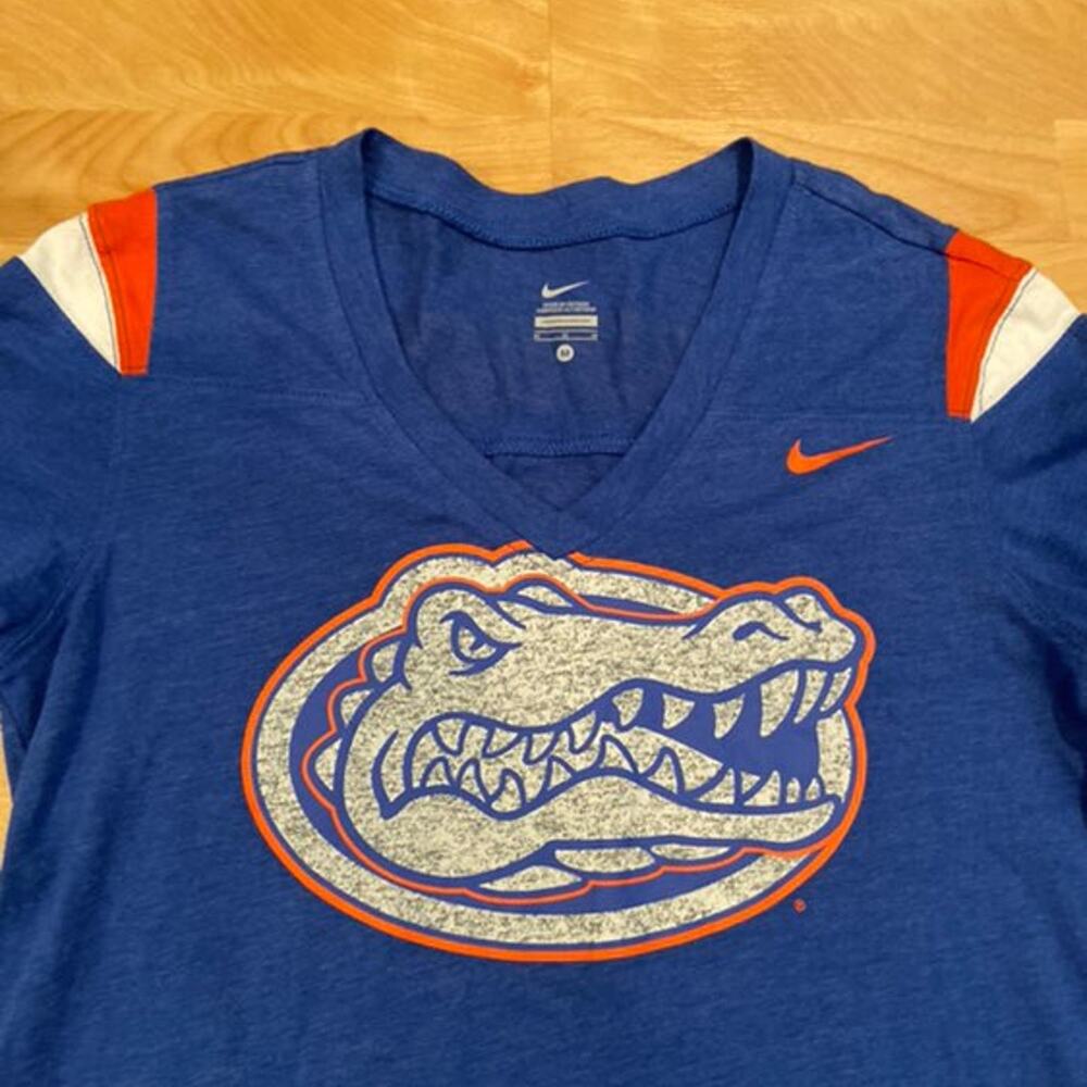 Nike University Of Florida Gators Women's MD School Spirit T-shirt - Picture 2 of 4